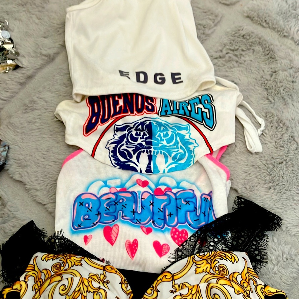 4 pack shirts!